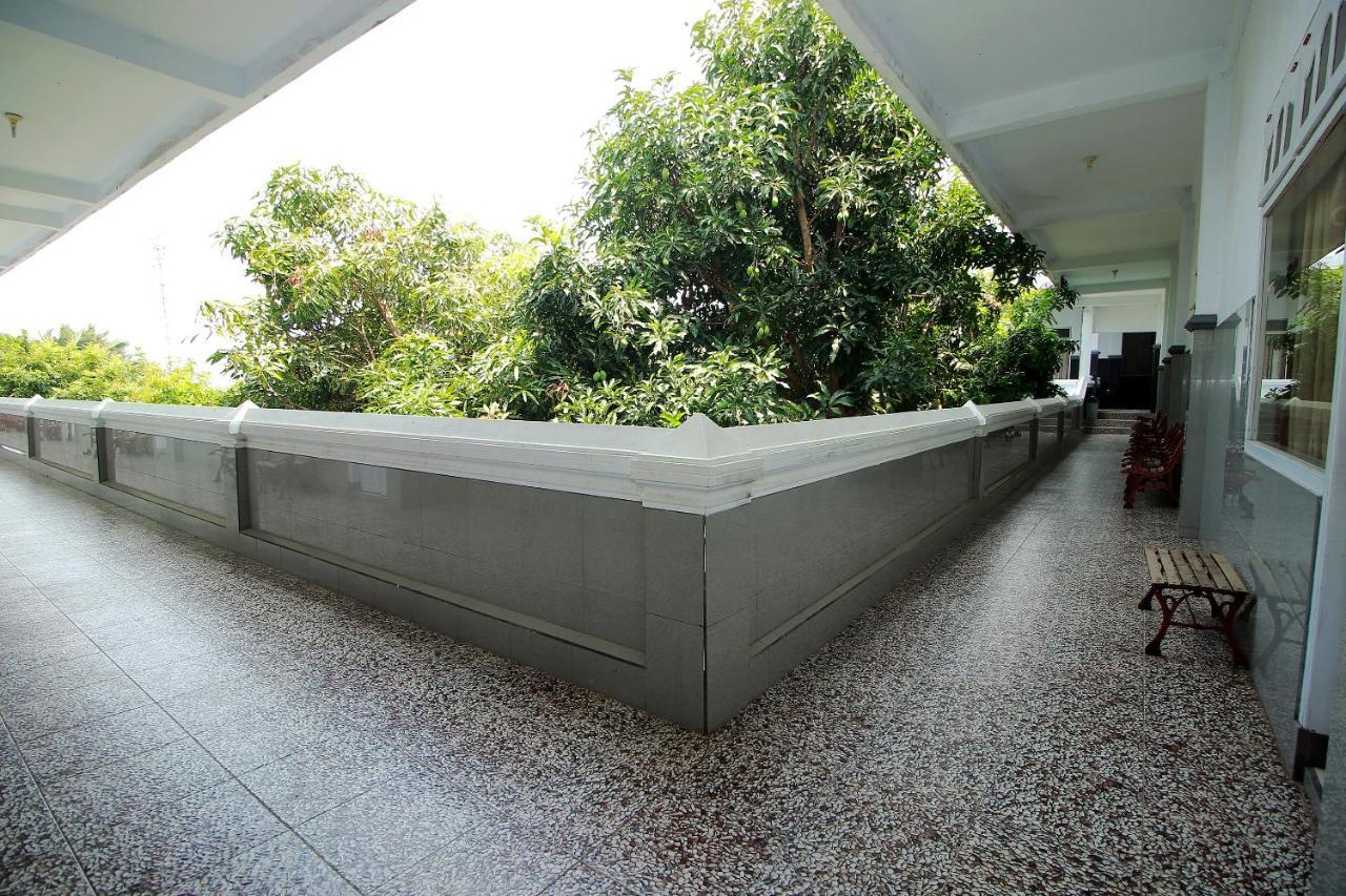 Oyo 1669 Hotel Vista Syariah Bengkulu Exterior foto